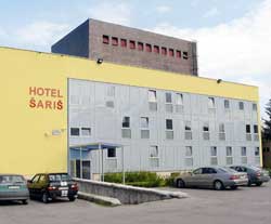 Hotel ari